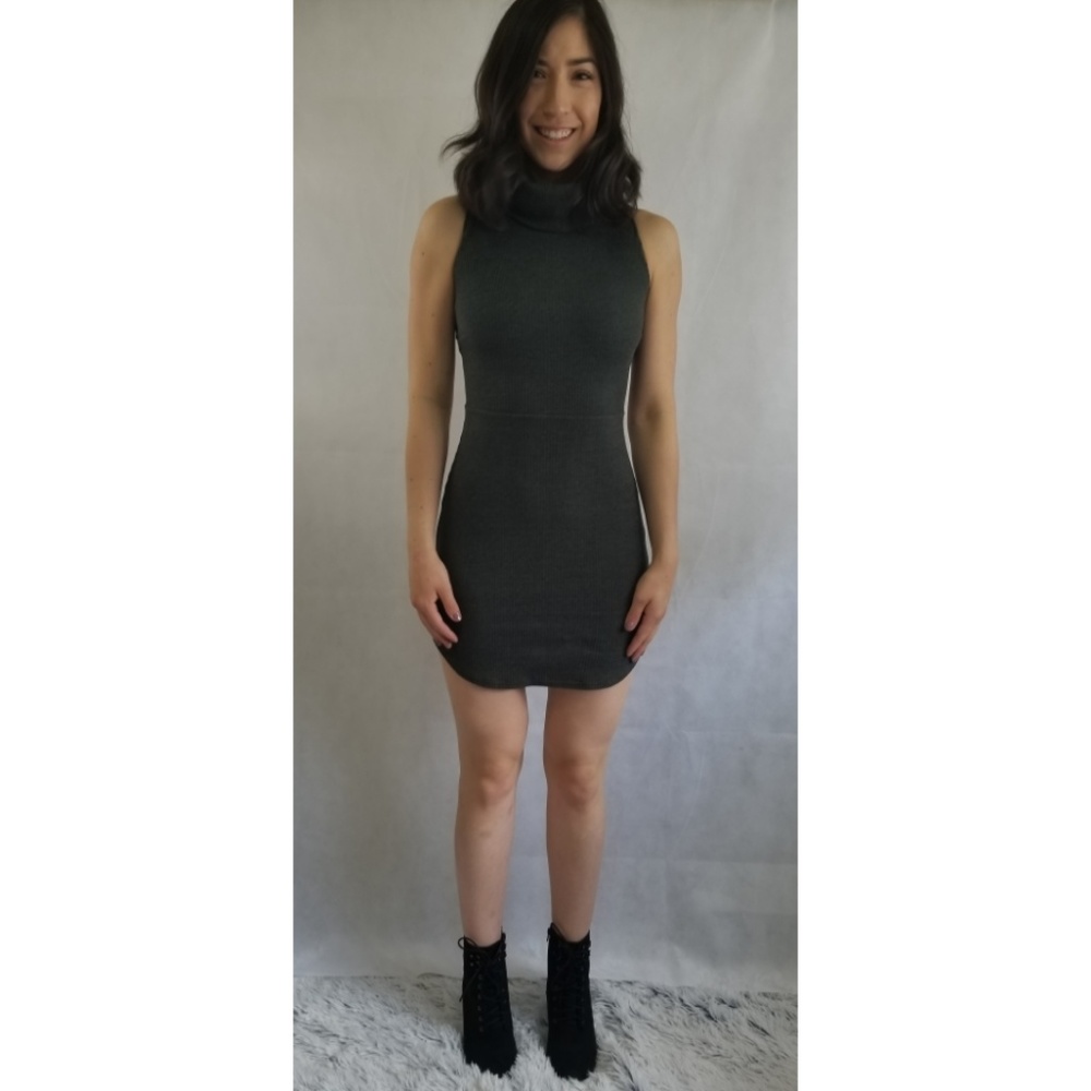 Depri Knit turtleneck bodycon dress size- Small
